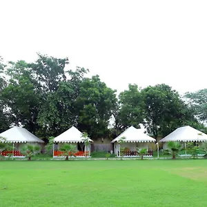  Luxury tent Agra Camps And